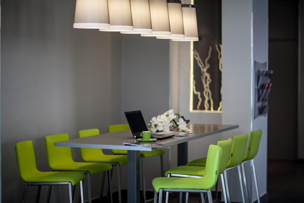 Ibis Styles Antibes Juan Les Pins Hotel Restaurant photo